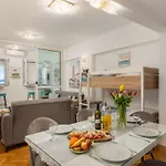 Imperium Ii - Beachfront Znjan Split
