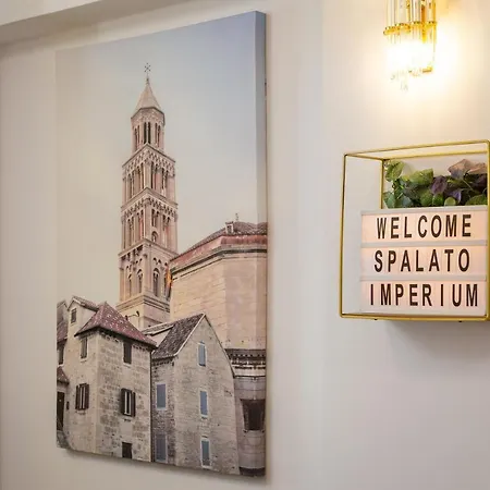 Imperium Ii - Beachfront Znjan Apartment Split