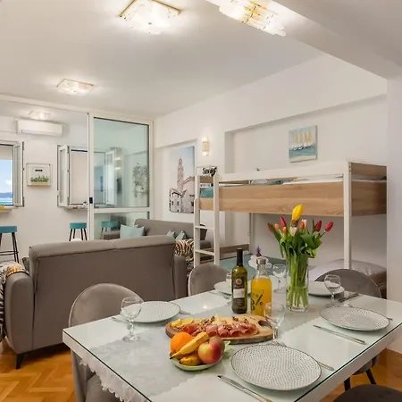 Imperium Ii - Beachfront Znjan Split