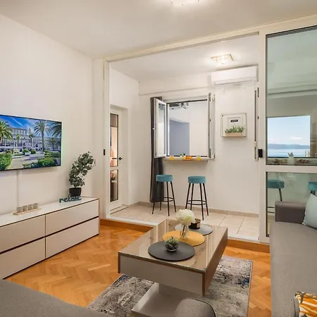 Apartment Imperium Ii - Beachfront Znjan Split