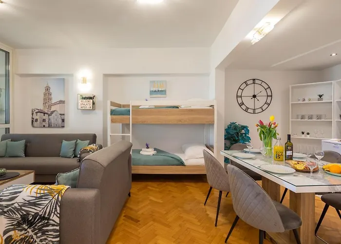 Apartment Imperium Ii - Beachfront Znjan Split