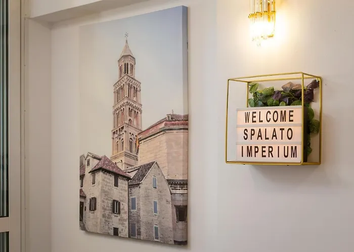 Imperium Ii - Beachfront Znjan Apartment Split