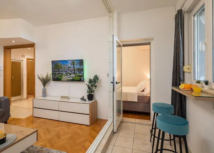 Apartment Imperium Ii - Beachfront Znjan *