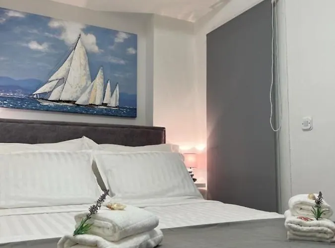 Imperium Ii - Beachfront Znjan Apartment